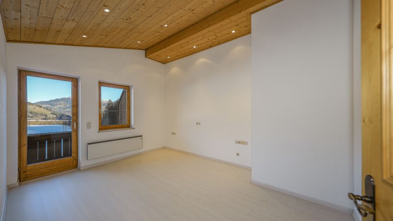 Dachgeschosswohnung mit traumhaftem Ausblick / / 6373 Jochberg / Bild 9