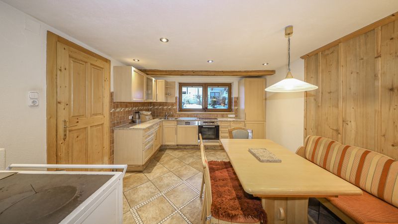 Tirolerhaus mit ber 3.800 m Grund in idyllischer Ruhelage /  / 6373 Jochberg / Bild 7