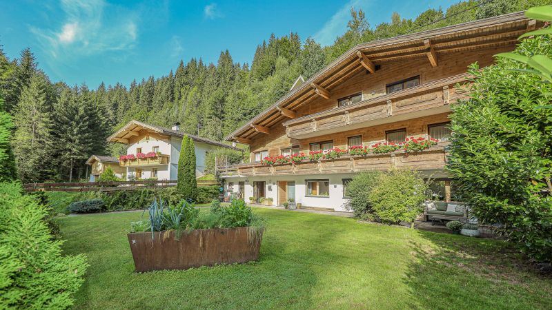 Gro�z�giges Mehrfamilienhaus mit 3 Wohnungen /  / 6361&nbsp;Hopfgarten / Bild 3