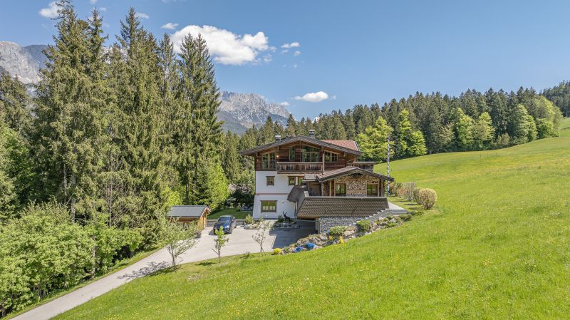Luxusvilla mit Kaiserblick in sonniger Alleinlage /  / 6351 Scheffau am Wilden Kaiser / Bild 1