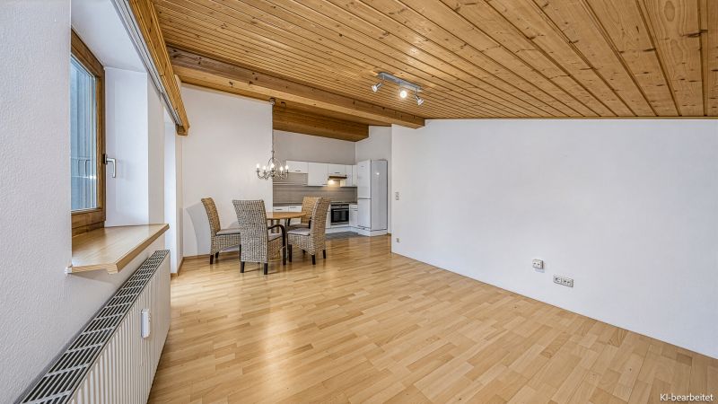 Dachgeschosswohnung mit schönem Bergblick / / 6370 Kitzbühel / Bild 2