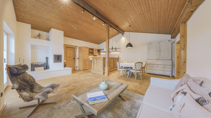 Dachgeschosswohnung mit Lift und Tiefgarage im Zentrum von Kitzbühel
