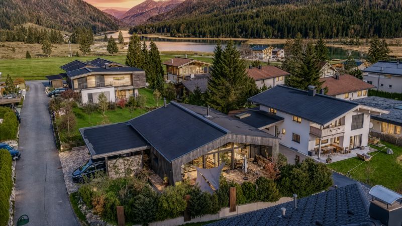 Unikat in fußläufiger Seenähe mit Traum-Ausblick / / 6393 St. Ulrich am Pillersee / Bild 0