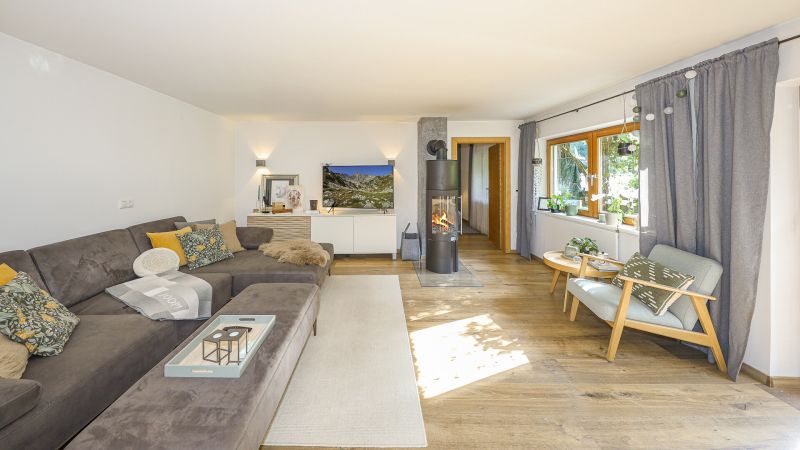 Grozgiges Mehrfamilienhaus mit 3 Wohnungen /  / 6361 Hopfgarten / Bild 1