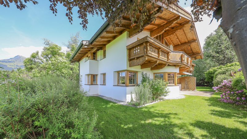 Grozgiges Landhaus mit Horn- und Kaiserblick /  / 6370 Kitzbhel / Bild 1