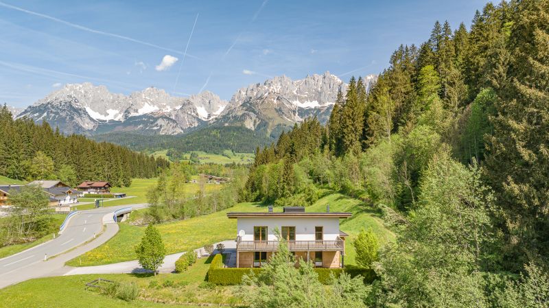 Modernes Mehrfamilienhaus in Alleinlage /  / 6372 Oberndorf in Tirol / Bild 3