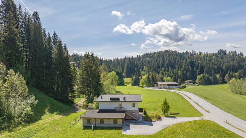 Modernes Mehrfamilienhaus in Alleinlage /  / 6372 Oberndorf in Tirol / Bild 4
