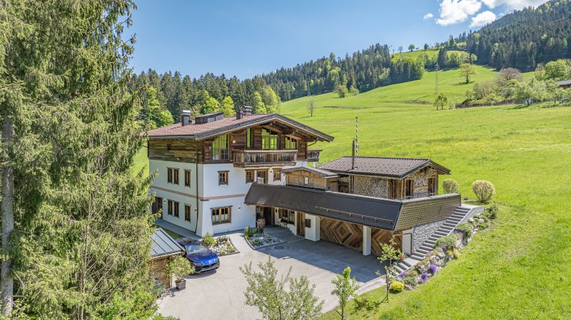 Luxusvilla mit Kaiserblick in sonniger Alleinlage /  / 6351 Scheffau am Wilden Kaiser / Bild 2