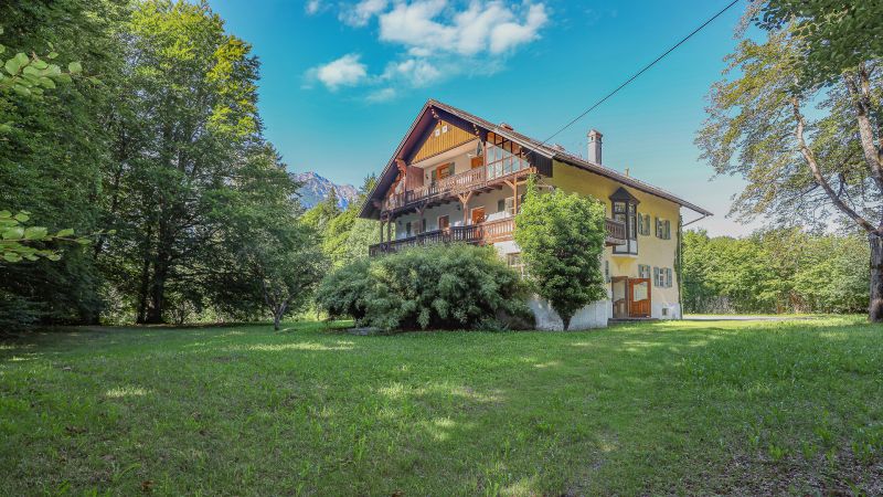 Historische Villa in idyllischer Lage / / 6600 Unterpinswang / Bild 0