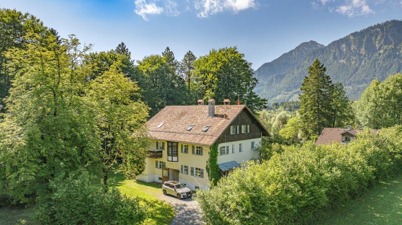 Historische Villa in idyllischer Lage / / 6600 Unterpinswang / Bild 2