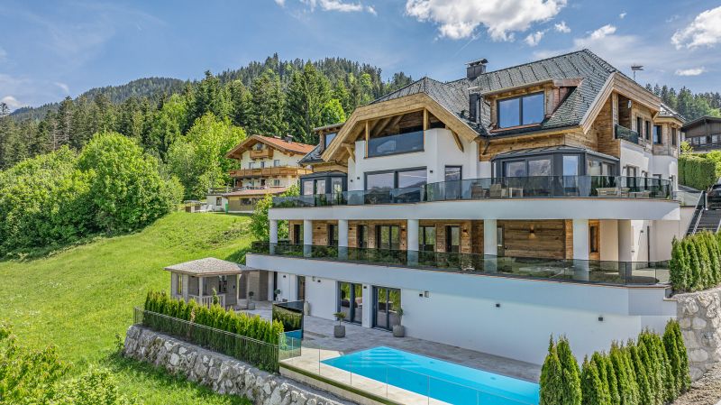 Luxusvilla in Top-Ruhelage mit unverbaubarem Kaiserblick / / 6352 Ellmau / Bild 1
