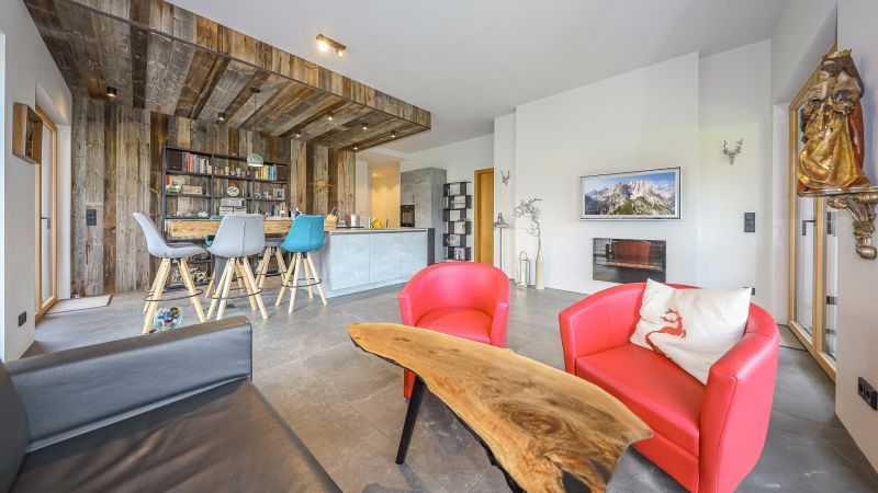 Exklusive Gartenwohnung in zentraler Ruhelage / / 6372 Oberndorf in Tirol / Bild 1