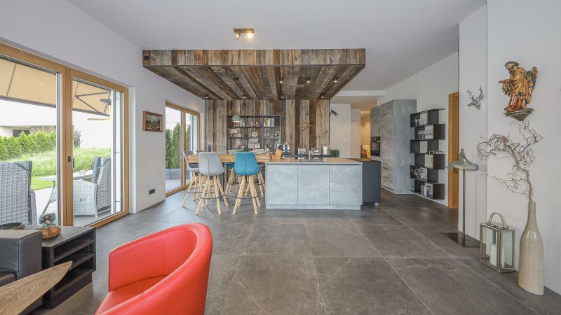 Exklusive Gartenwohnung in zentraler Ruhelage / / 6372 Oberndorf in Tirol / Bild 2