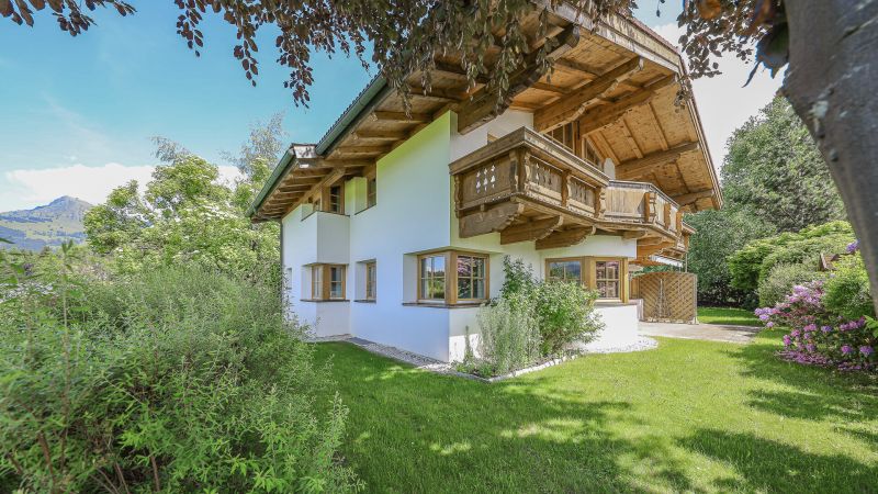 Großzügiges Landhaus mit Horn- und Kaiserblick / / 6370 Kitzbühel / Bild 1