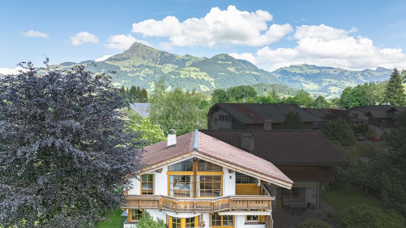 Großzügiges Landhaus mit Horn- und Kaiserblick / / 6370 Kitzbühel / Bild 3