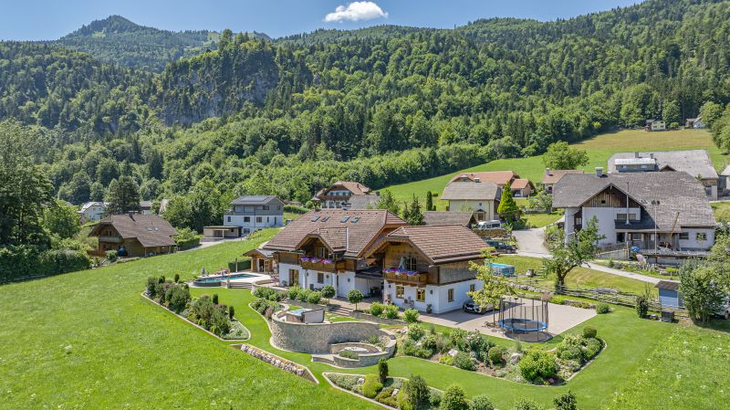 Einzigartige Landhausvilla mit Pool und unverbaubarem Seeblick / / 5340 Sankt Gilgen / Bild 2