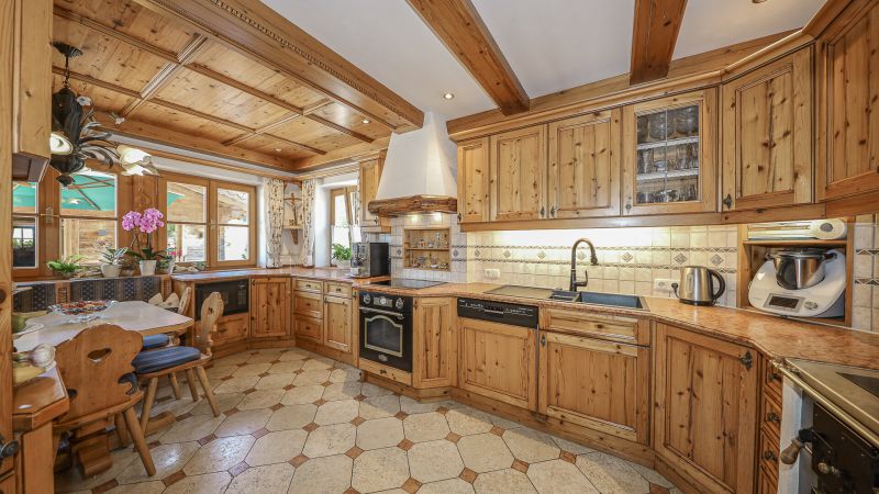 Einzigartige Landhausvilla mit Pool und unverbaubarem Seeblick / / 5340 Sankt Gilgen / Bild 9