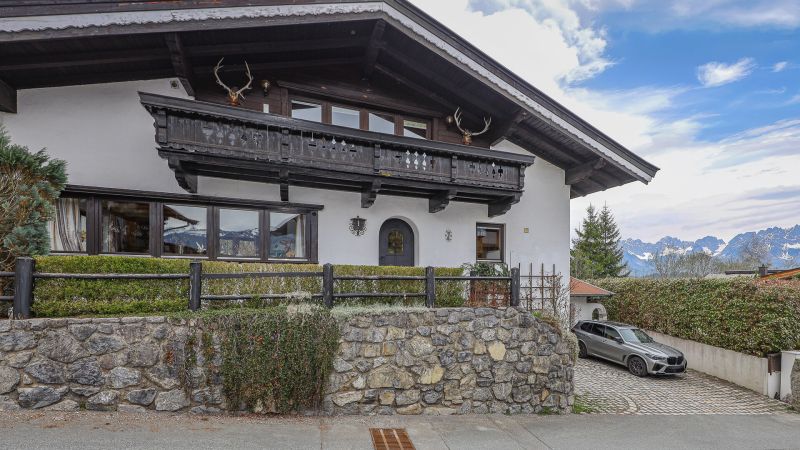 Einfamilienhaus am Fu�e des Hahnenkamm an der Skipiste /  / 6370&nbsp;Kitzb�hel / Bild 1