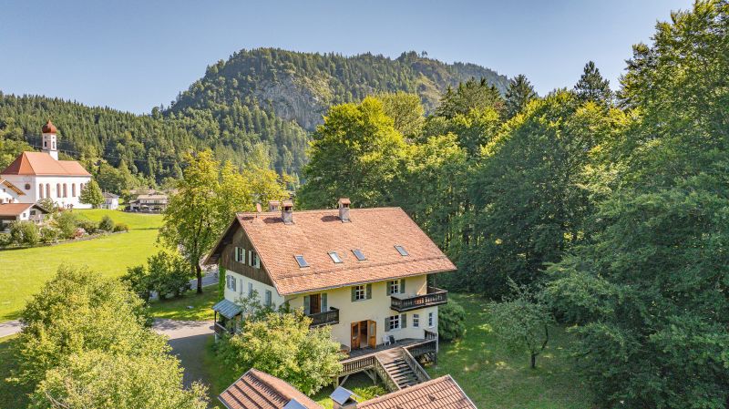 Historische Villa in idyllischer Lage /  / 6600 Unterpinswang / Bild 1