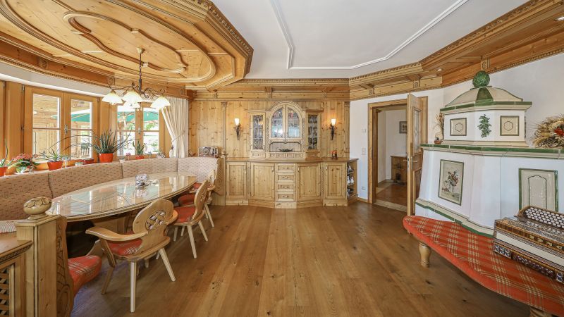Einzigartige Landhausvilla mit Pool und unverbaubarem Seeblick / / 5340 Sankt Gilgen / Bild 8