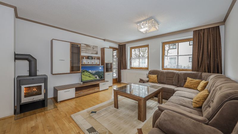Großzügige Gartenwohnung in zentraler Ruhelage / / 6365 Kirchberg in Tirol / Bild 1