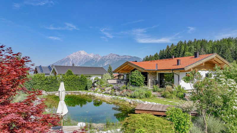 Exklusive Villa mit Schwimmteich in unverbaubarer Toplage /  / 5760 Saalfelden am Steinernen Meer / Bild 2