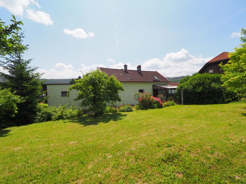 charmantes Einfamilienhaus mit groen Garten /  / 2560 Berndorf St. Veit / Bild 1