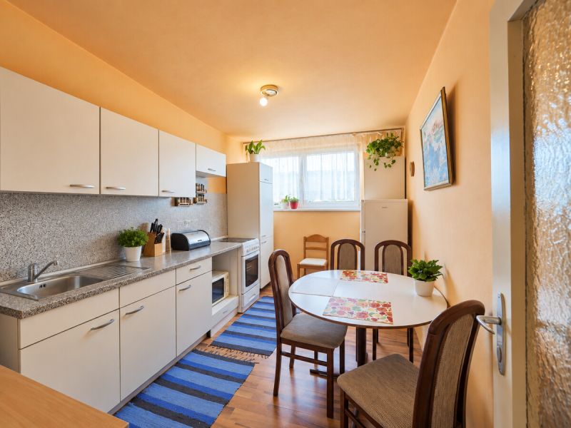 Jetzt entdecken: Gepflegte 3-Zimmer-Wohnung mit Lift und großem Potenzial! / / 2344 Maria Enzersdorf / Bild 2
