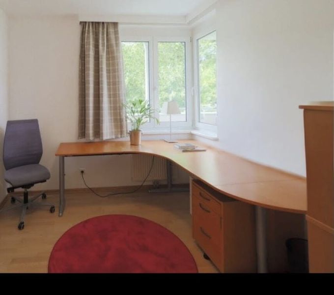 Penthouse-Wohnung im gesamten obersten Stockwerk mit einer rundumlaufenden Dachterrasse in Baden /  / 2500 Baden / Bild 0