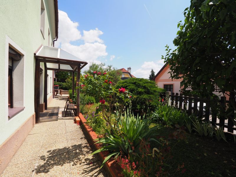 charmantes Einfamilienhaus mit groen Garten /  / 2560 Berndorf St. Veit / Bild 4