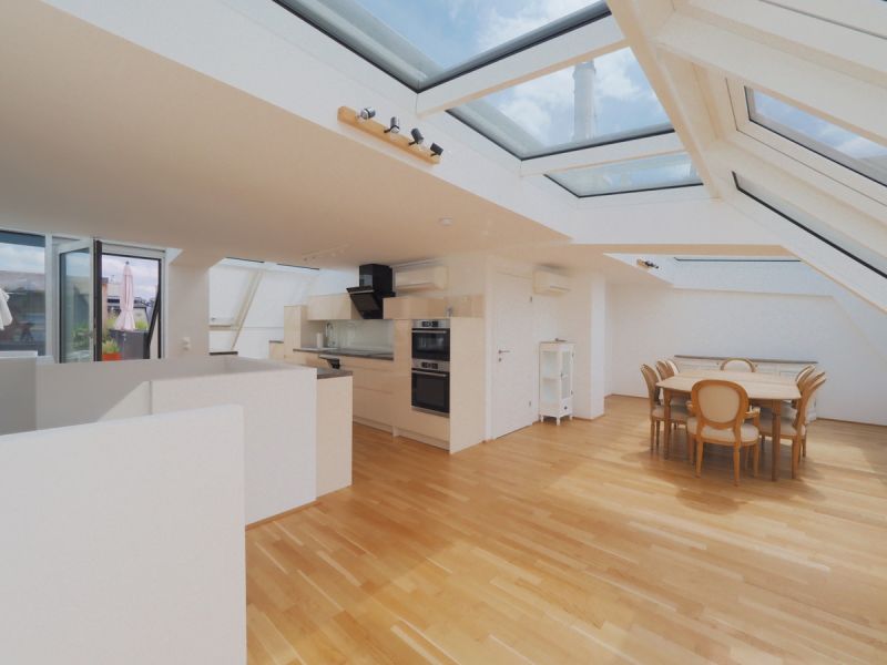 3 Zimmerwohnung mit großer Terrasse und zwei Garagenplätzen inklusive!
