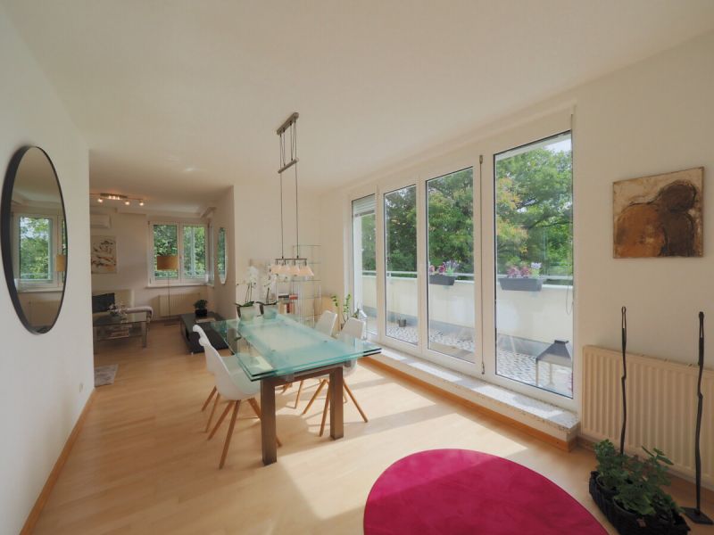 Penthouse-Wohnung im gesamten obersten Stockwerk mit einer rundumlaufenden Dachterrasse in Baden /  / 2500 Baden / Bild 1