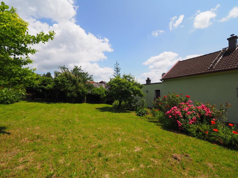 charmantes Einfamilienhaus mit groen Garten /  / 2560 Berndorf St. Veit / Bild 2