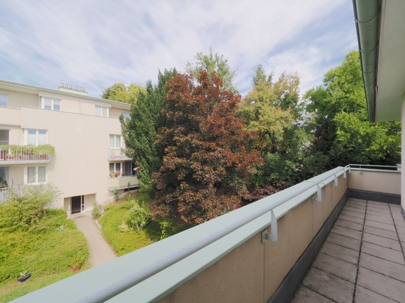 Penthouse-Wohnung im gesamten obersten Stockwerk mit einer rundumlaufenden Dachterrasse in Baden /  / 2500 Baden / Bild 4