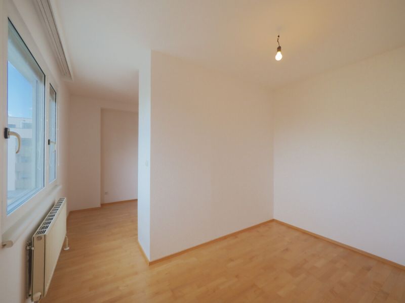 Ideal f�r Eigennutzer und Anleger: Klar geschnittene Wohnung mit Loggia & Stellplatz in Wr. Neudorf