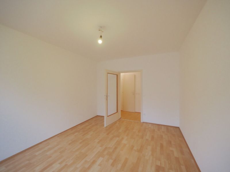 perfekt aufgeteilte 3 Zimmerwohnung nähe Naschmarkt in Hofruhelage! (WG-geeignet) / / 1060 Wien / Bild 9