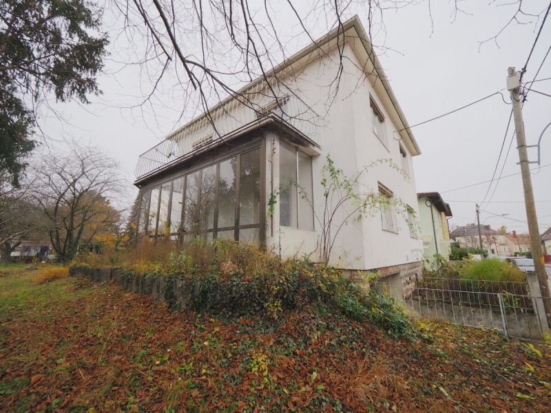 Zeitloses Einfamilienhaus (sanierungsbed�rftig) auf gro�em Grundst�ck in Baden bei Wien