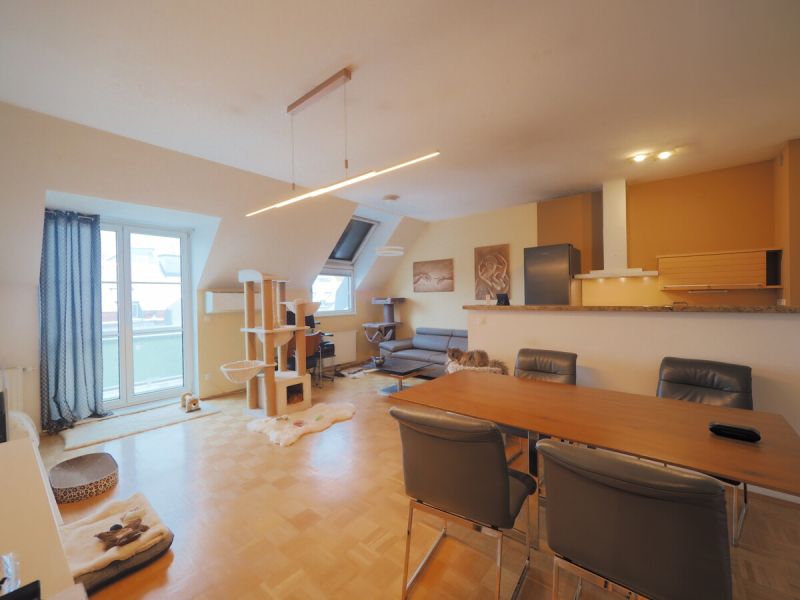 Erstklassige 3-Zi. Wohnung mit Balkon u. Dachterrasse, Gr�nruhelage und Top-Infrastruktur