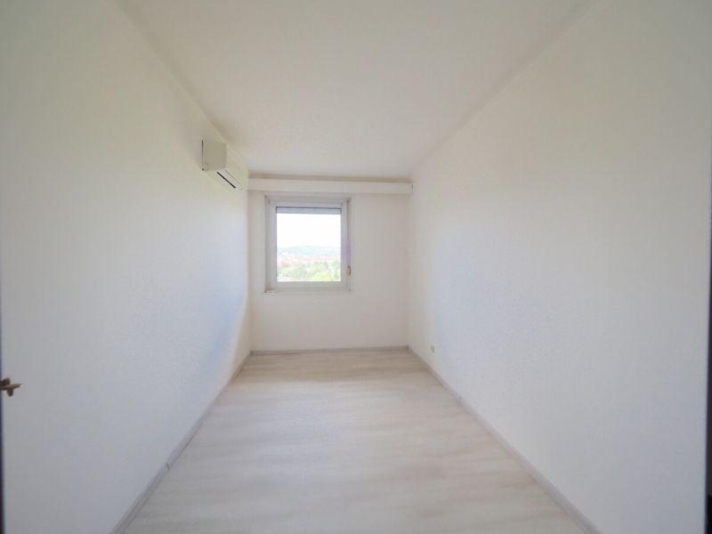 Traumfernblick: 4-Zimmer-Wohnung mit Panoramaloggia, Klima & 2 Stellplätzen in Wiener Neudorf! / / 2351 Wiener Neudorf / Bild 5