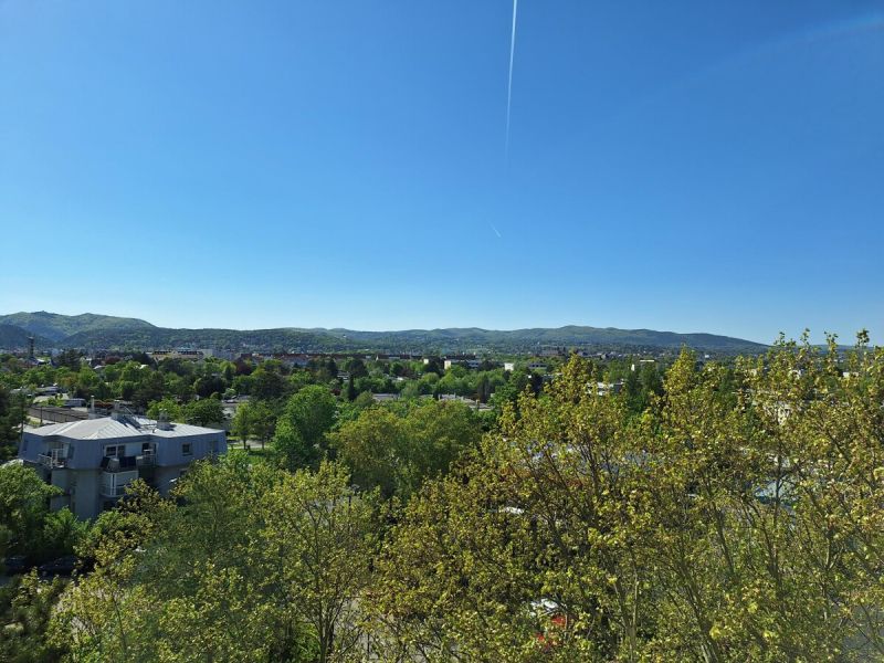 Traumfernblick: 4-Zimmer-Wohnung mit Panoramaloggia, Klima & 2 Stellplätzen in Wiener Neudorf! / / 2351 Wiener Neudorf / Bild 1