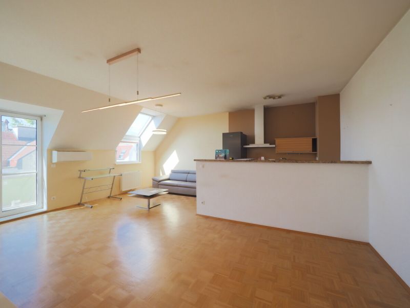 Brunn am Gebirge: klimatisierte 3-Zi. Wohnung mit Balkon u. Dachterrasse, Parkplatz inklusive! / / 2345 Brunn am Gebirge / Bild 2