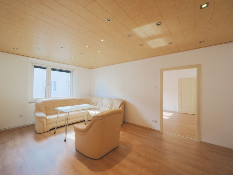 Attraktives Mietangebot:<br />
Ideale Lage, praktische 2-Zimmer-Wohnung nahe dem Bahnhof in Wr. Neustadt!