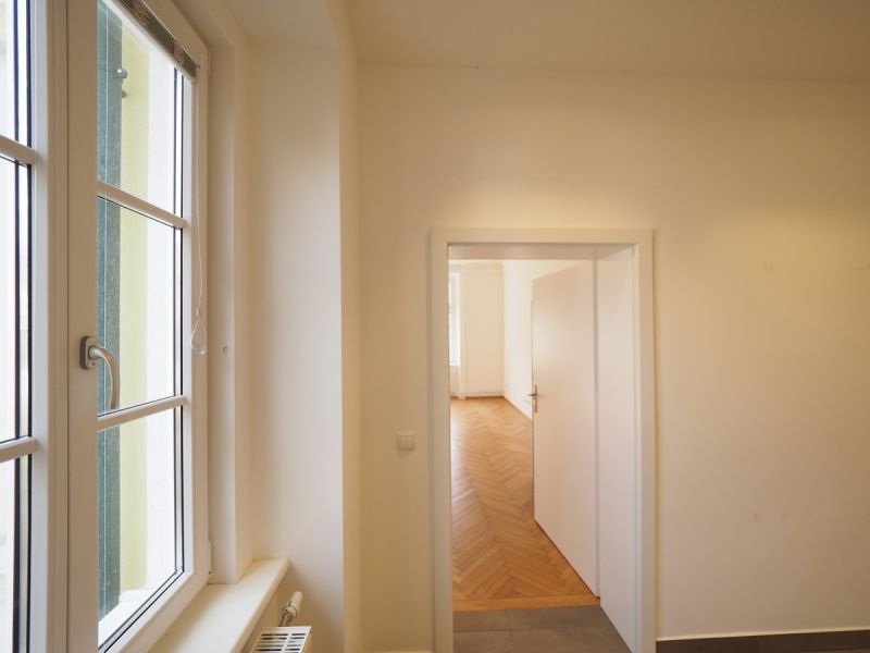 Sonniges Altbaujuwel in Brunn am Gebirge ? 2 Zimmer, 70 m² & optionaler Stellplatz! / / 2345 Brunn am Gebirge / Bild 1