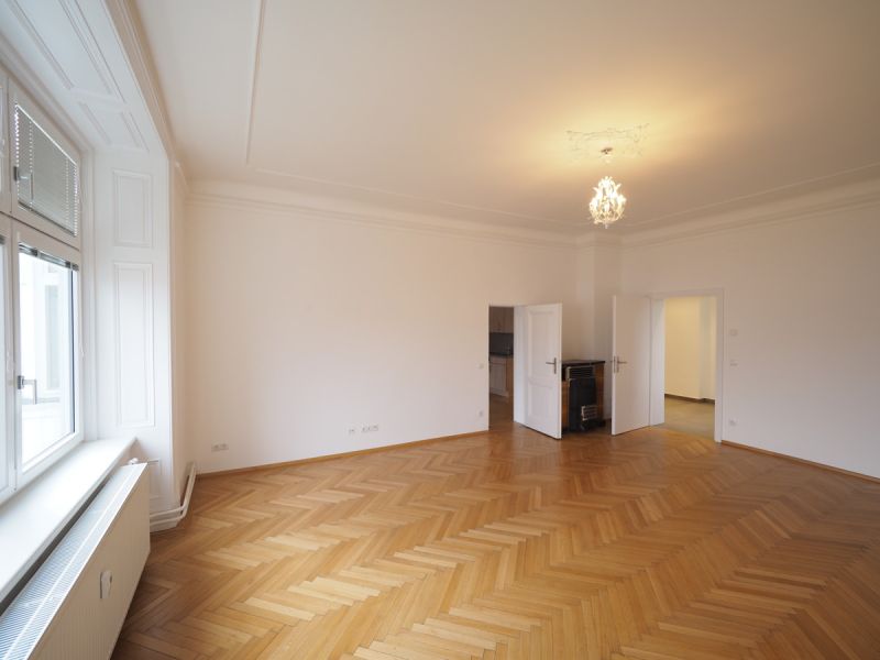 Sonniges Altbaujuwel in Brunn am Gebirge ? 2 Zimmer, 70 m² & optionaler Stellplatz!