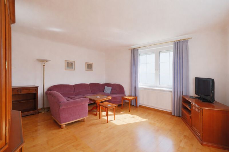 Preis gesenkt! Wohnen im Grünen mit Pool, Bach, Terrasse & traumhaften Sonnenuntergängen / / 2384 Breitenfurt bei Wien / Bild 3