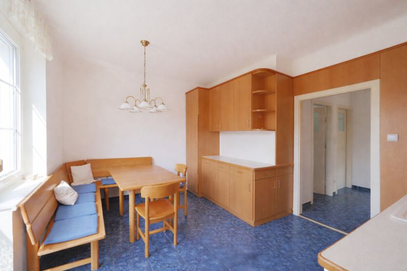 Preis gesenkt! Wohnen im Grünen mit Pool, Bach, Terrasse & traumhaften Sonnenuntergängen / / 2384 Breitenfurt bei Wien / Bild 4