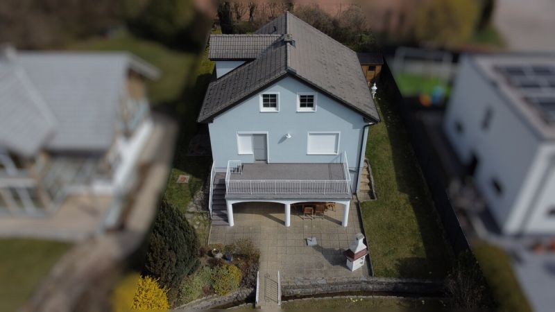 Preis gesenkt! Wohnen im Grünen mit Pool, Bach, Terrasse & traumhaften Sonnenuntergängen / / 2384 Breitenfurt bei Wien / Bild 1