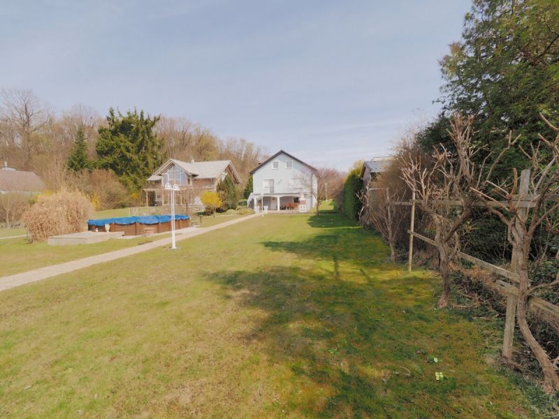 Preis gesenkt! Wohnen im Grünen mit Pool, Bach, Terrasse & traumhaften Sonnenuntergängen / / 2384 Breitenfurt bei Wien / Bild 2