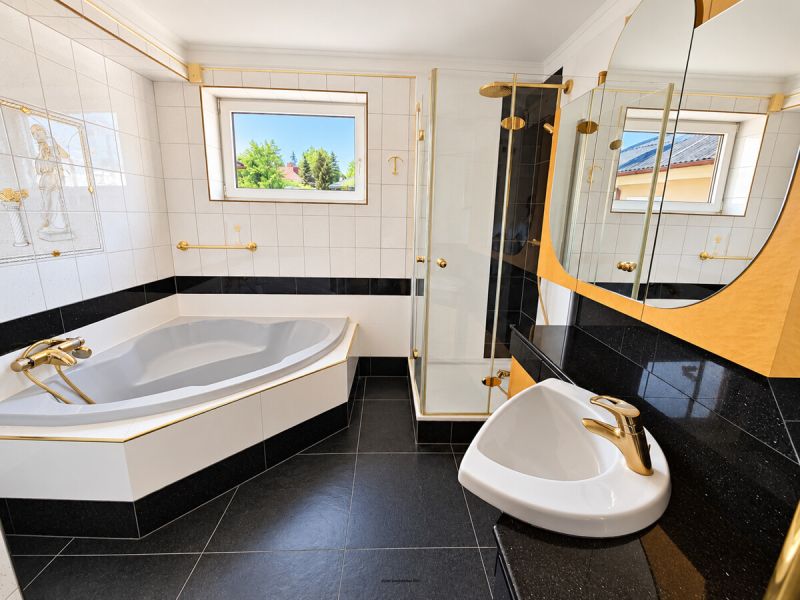 Viel Platz für die ganze Familie! Renovierte 7 Zimmer in Maria Enzersdorf. / / 2344 Maria Enzersdorf / Bild 0