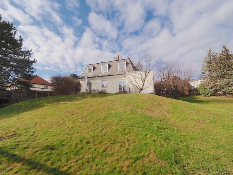 Exklusive Villa am Brunner Berg ? Großzügiges Wohnen auf Traumgrundstück in absoluter Ruhelage!